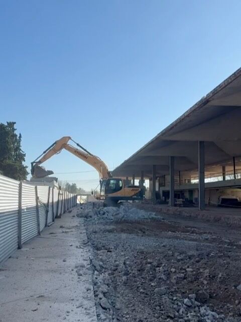 Los equipos están en marcha y la obra de la Terminal de Luján sigue creciendo. Cada día más cerca de ver los avances en terreno. 🚜